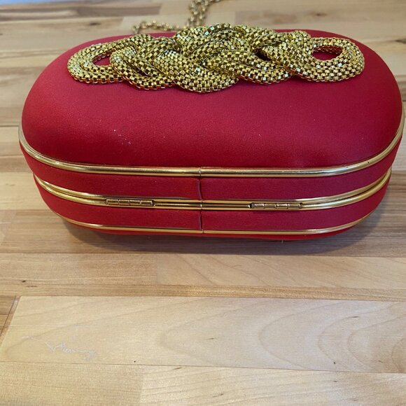 Vintage Sondra Roberts Red Clutch Purse evening With Gold Chain & Embellishment - Picture 7 of 12